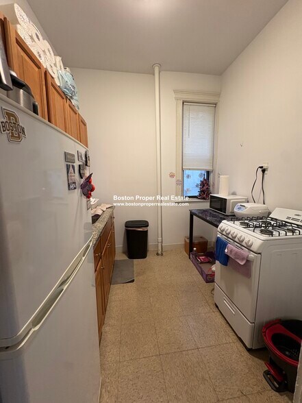 Building Photo - 52 Charlesgate E