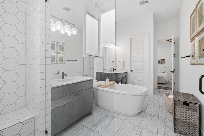 Building Photo - 4016 Diligence Dr