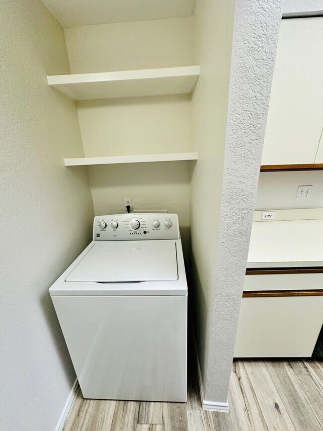 Building Photo - 1 MONTH FREE !!! - Charming 2 Bed 2 Bath Condo with Nature Views in Stillhouse Canyon - Spicewood...