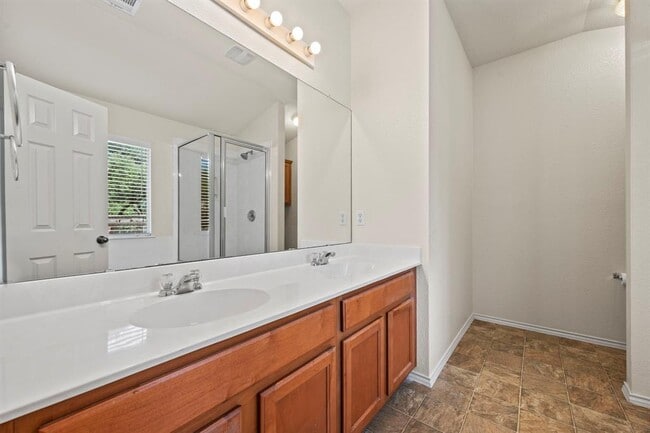 Building Photo - 3841 Castle Rock Cove