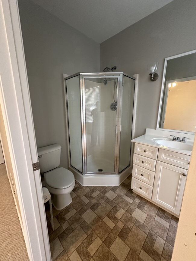 Master Bath, View 1 - 1237 Yarbrough Way