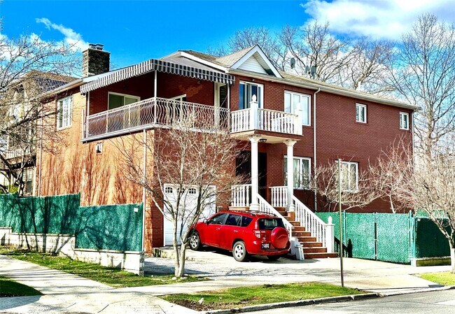 Primary Photo - 77-16 Kew Forest Ln