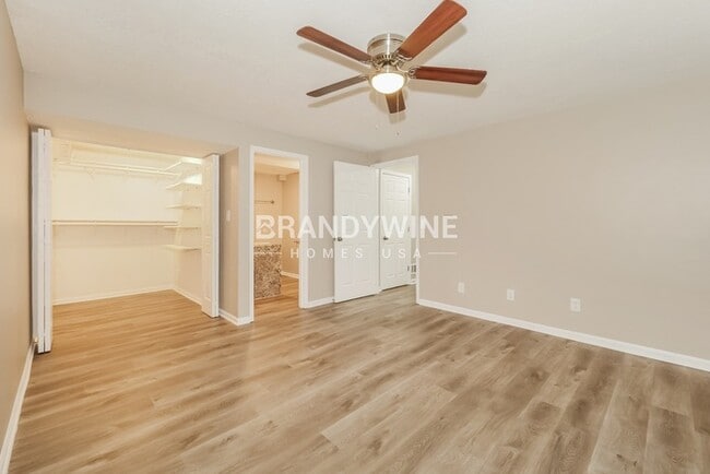 Building Photo - 4905 N White Ave