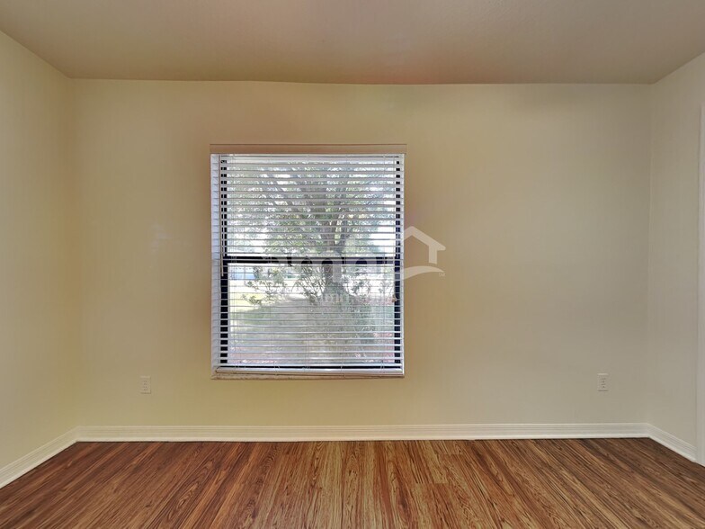 Building Photo - 234 Bryan Oak Ave