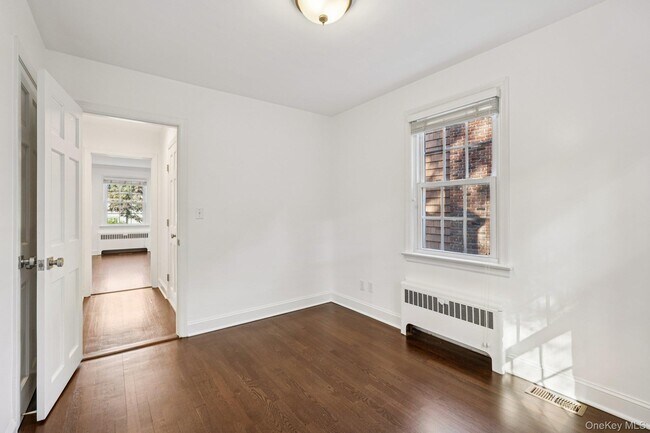 Building Photo - 71 Tamarack Rd