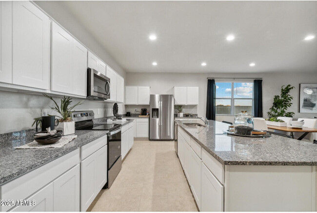 Building Photo - 1587 E Fletcher Dr