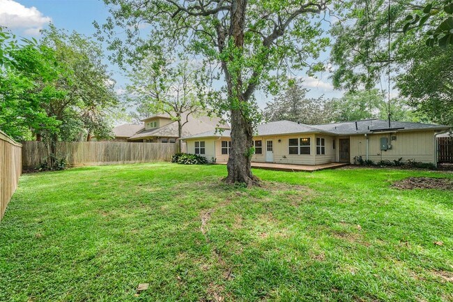 Building Photo - 5450 Stillbrooke Dr