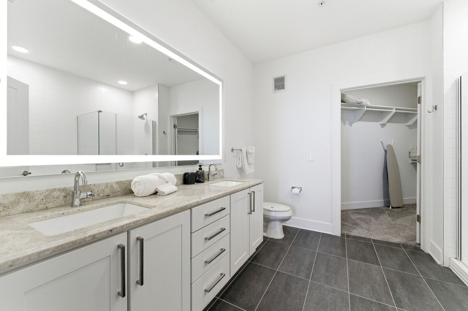 Building Photo - 220 Bill Kennedy Wy SE