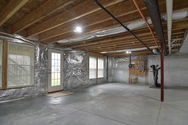Building Photo - 35 Magnolia Dr