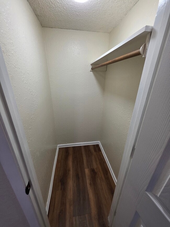 Building Photo - 3326