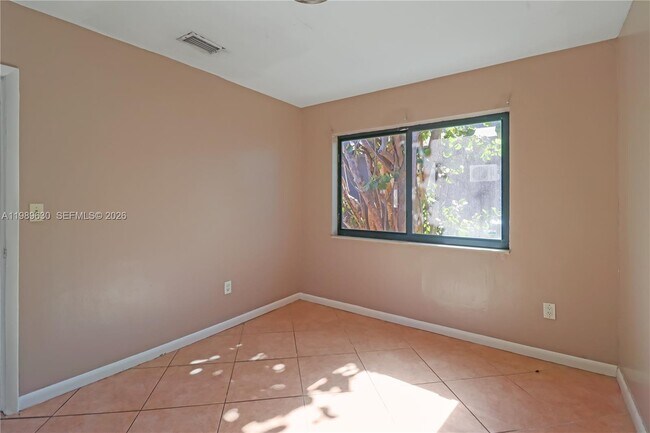 Building Photo - 98 NE 71st St