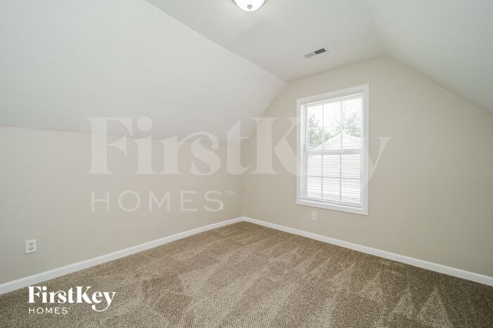 Building Photo - 821 Blazingwood Dr