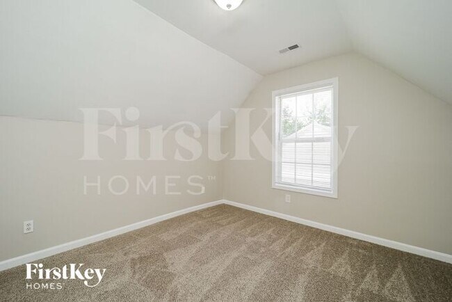 Building Photo - 821 Blazingwood Dr