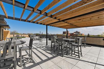 Building Photo - 4646 N Damen Ave