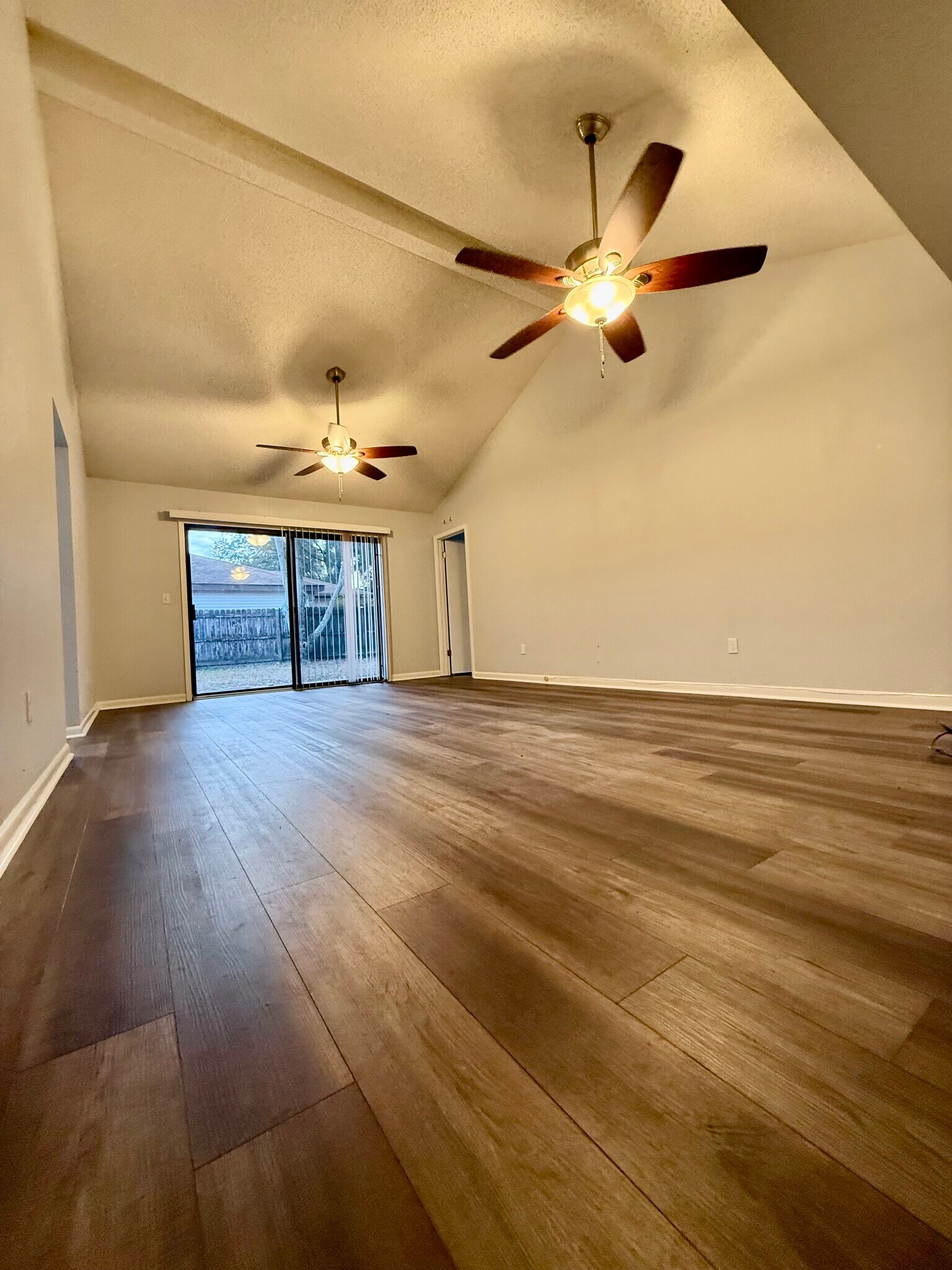 Building Photo - 2908 Alpine Pl