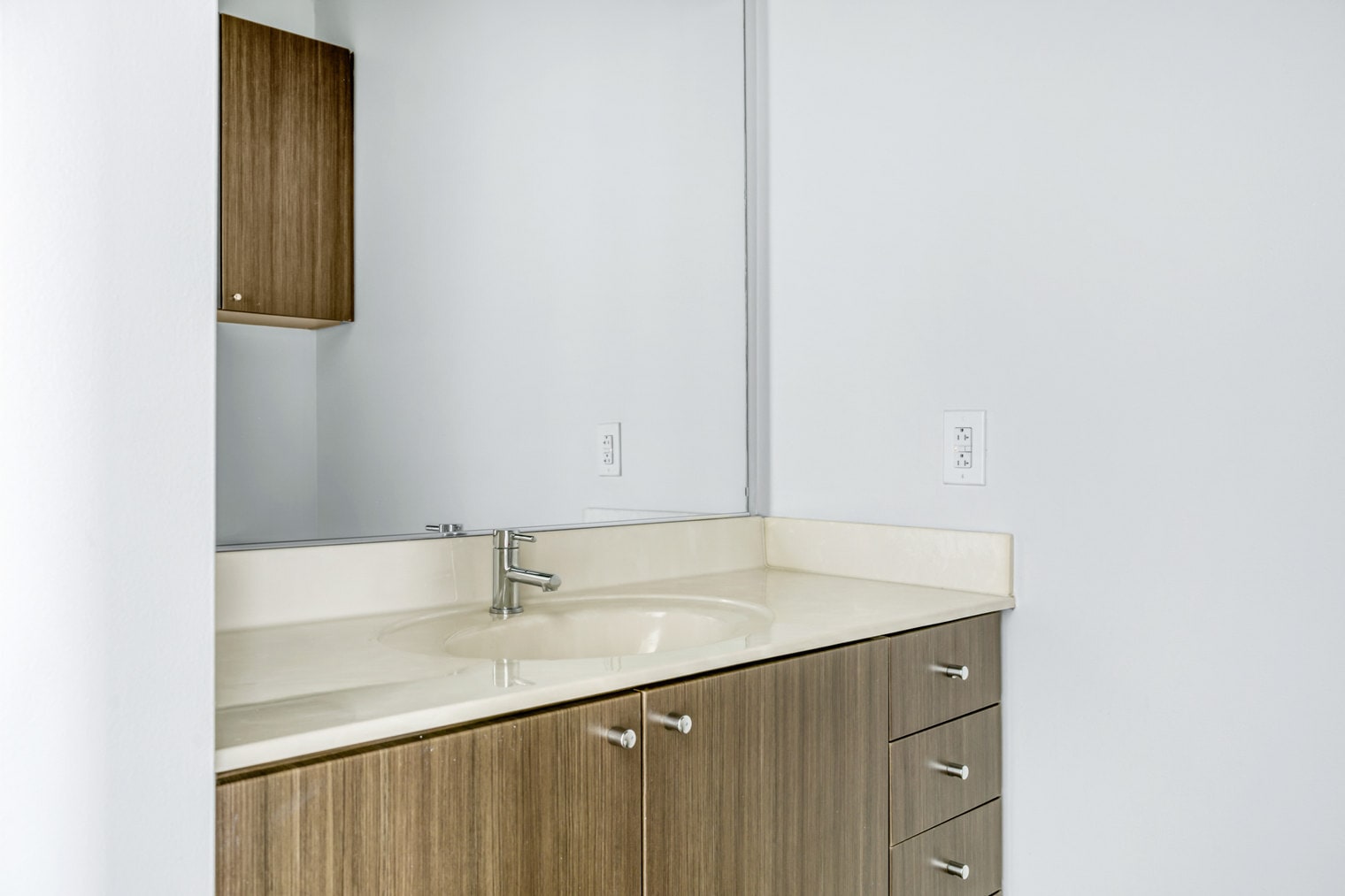 Building Photo - 5 Glassworks Ave