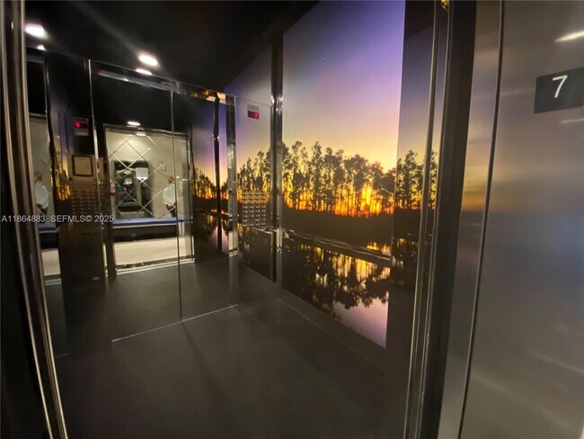 Building Photo - 2000 Metropica Wy