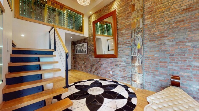 Building Photo - 1255 5th Ave