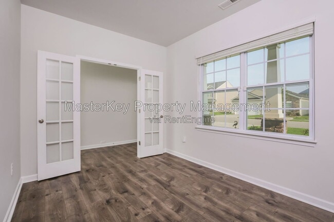 Building Photo - 633 Birchhead Dr