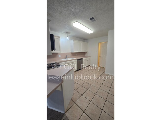 Building Photo - 8310 Raleigh Ave