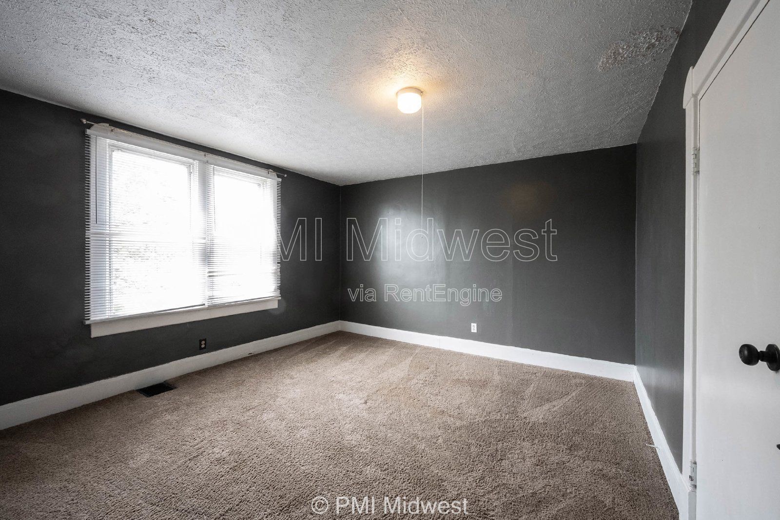 Building Photo - 1604 E Kelly St