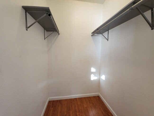 Building Photo - 9411 Windmill St