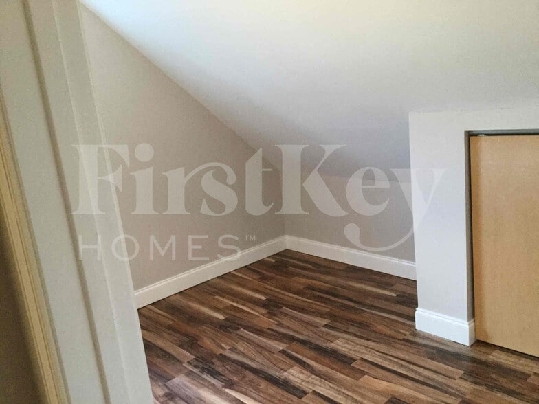 Building Photo - 5227 Adams Rd