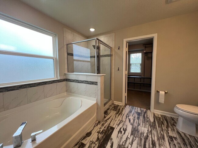Building Photo - BEAUTIFUL 3-bedroom, 3-bathroom home in Gr...