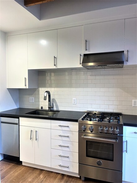 kitchen - 1168 Grant Ave