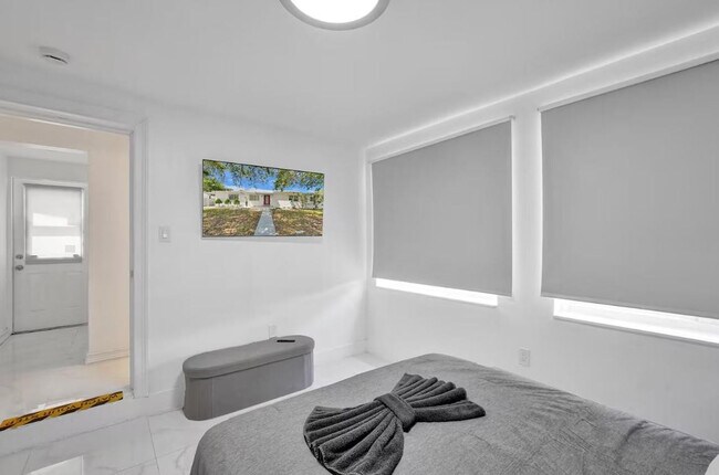 Building Photo - 2001 Washington St