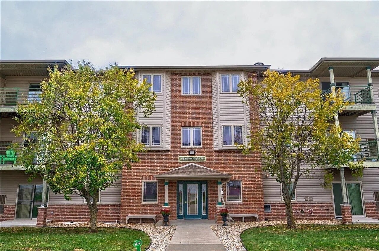 Building Photo - 102 Prairie Heights Dr