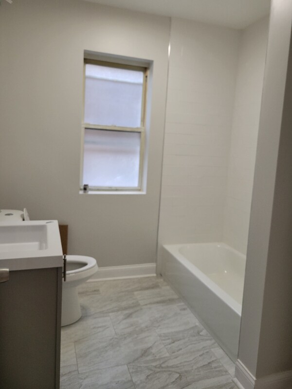 Building Photo - 8143 S Evans Ave