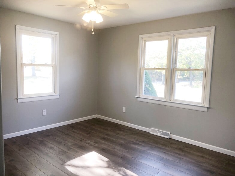 Building Photo - 7164 Hwy Bb