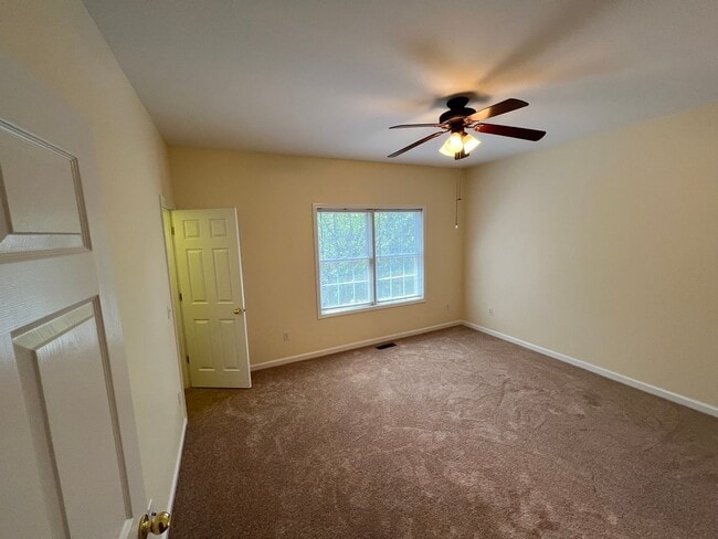 Building Photo - Arden 2 Bedroom Townhome:  Quiet and Spacious