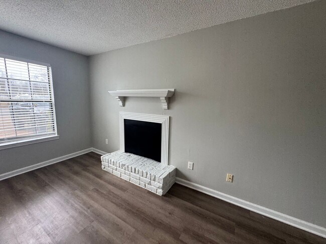 Building Photo - 3546 Christine Rd