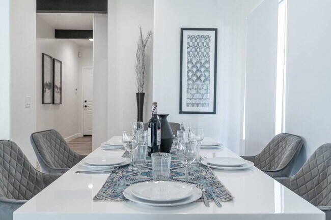 dining - 54525 Avenida Obregon