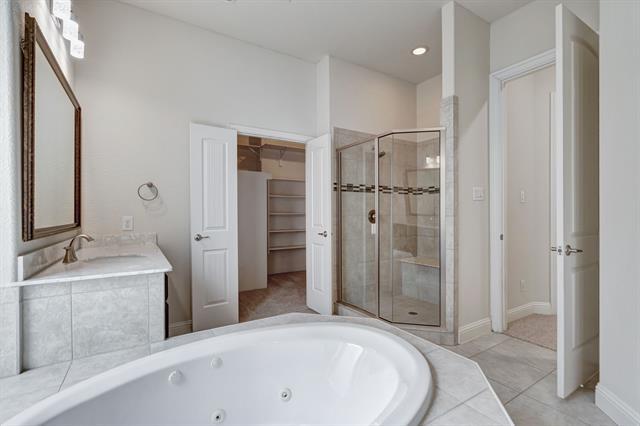 Building Photo - 765 Philmont Rd