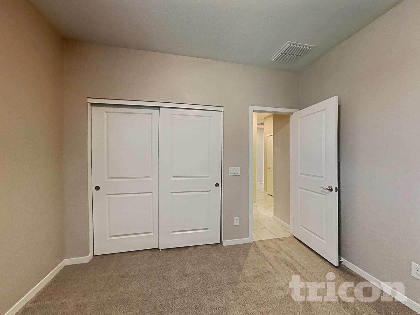 Building Photo - 2422 S 236th Dr