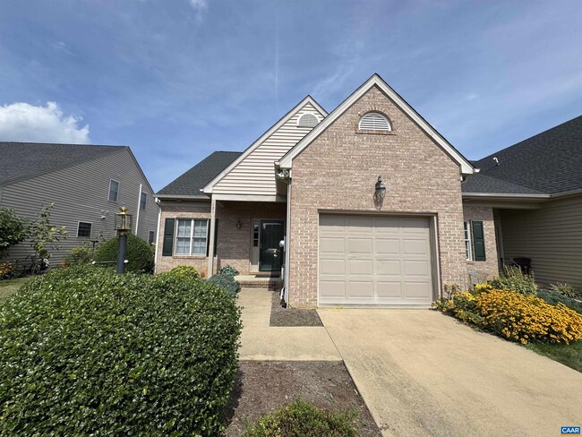 Building Photo - 121 Bryant Dr