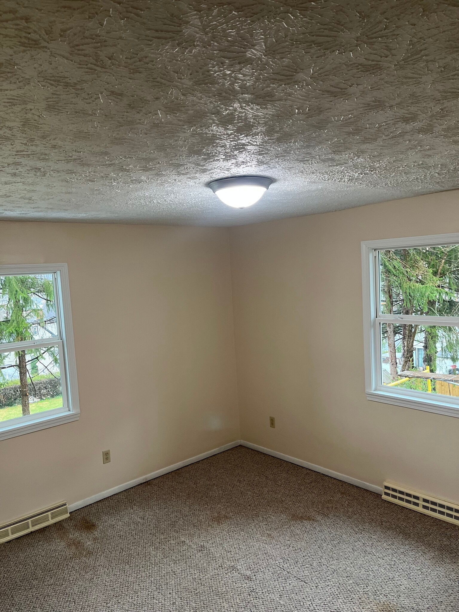 Building Photo - 889 Ivy Ave