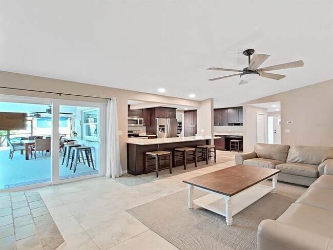 Building Photo - 308 Hammock Dr