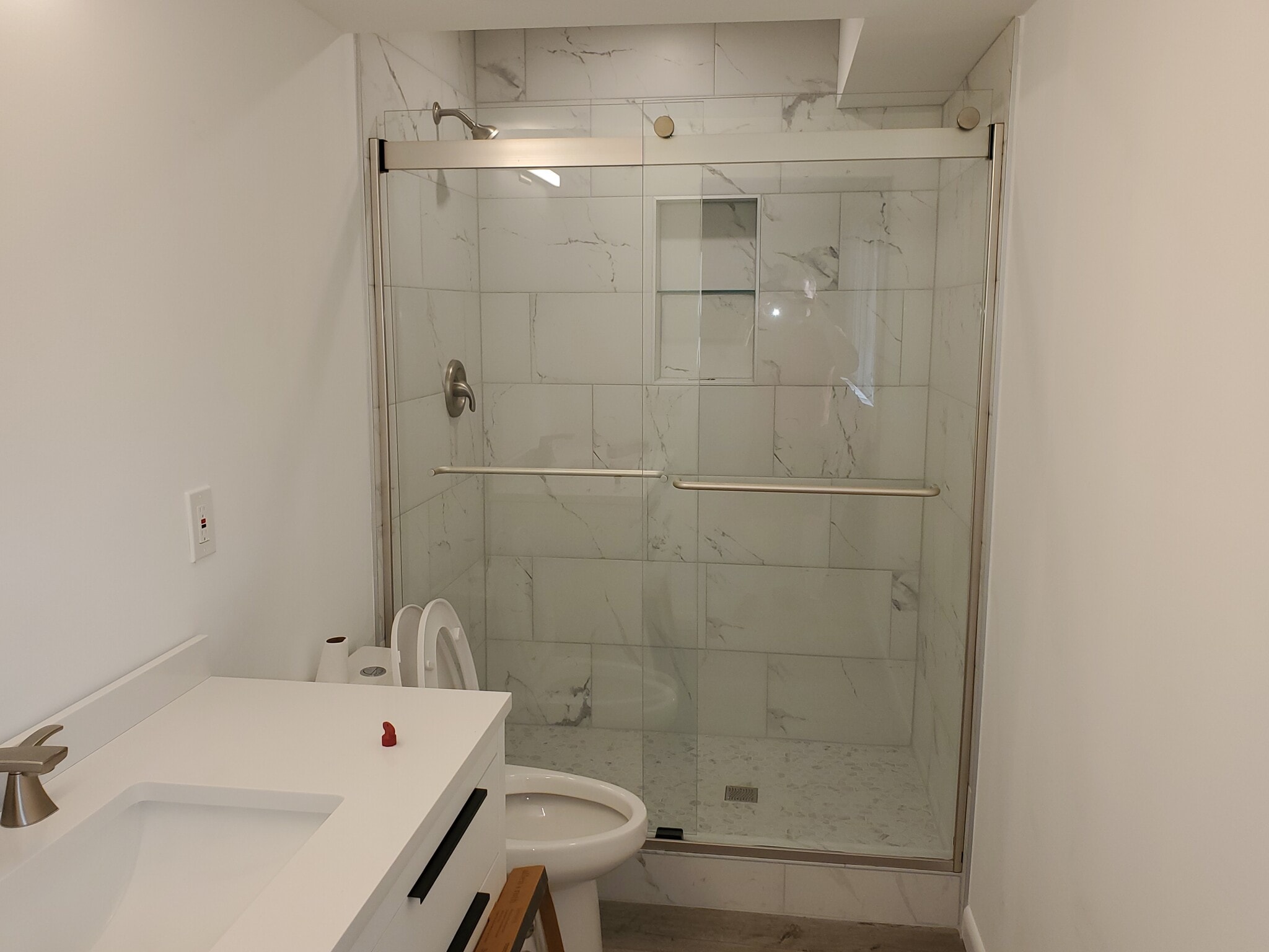 Downstairs Primary Bath - 417 Sugarland Run Dr