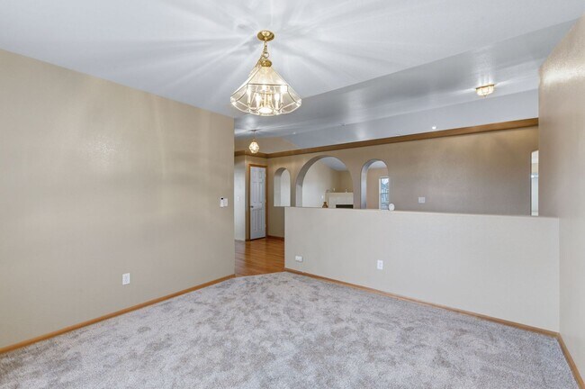 Building Photo - Woodman Hills 4 bdrm rancher