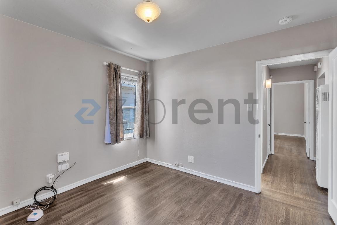 Building Photo - Unit N/A
