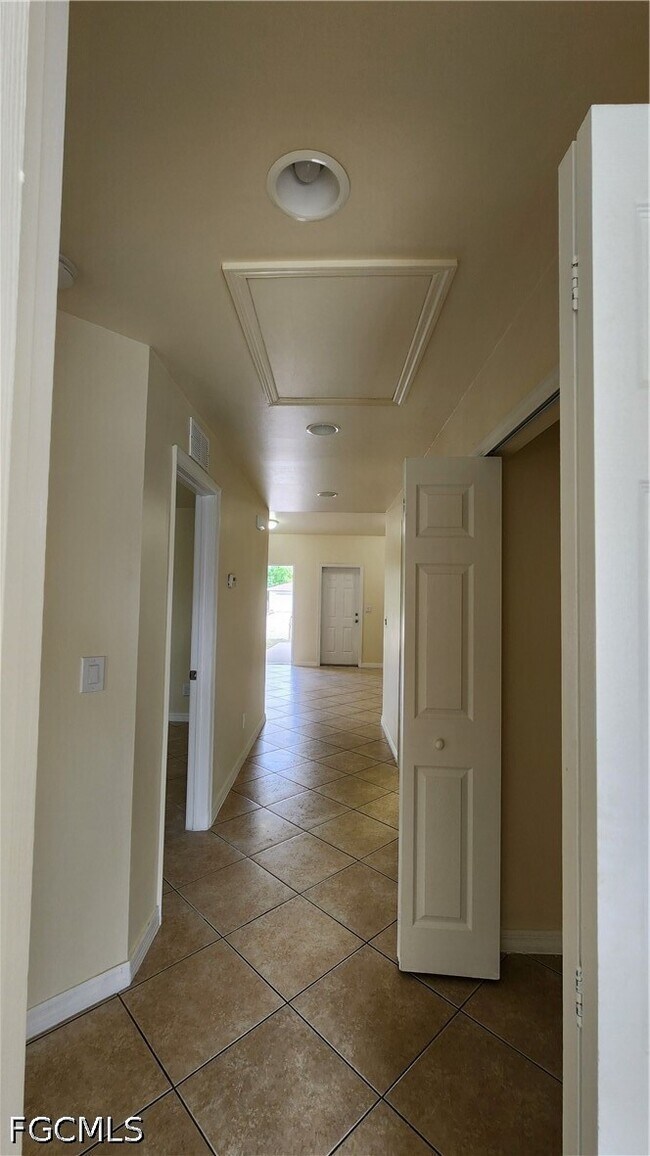 Building Photo - 2118 Snead Dr