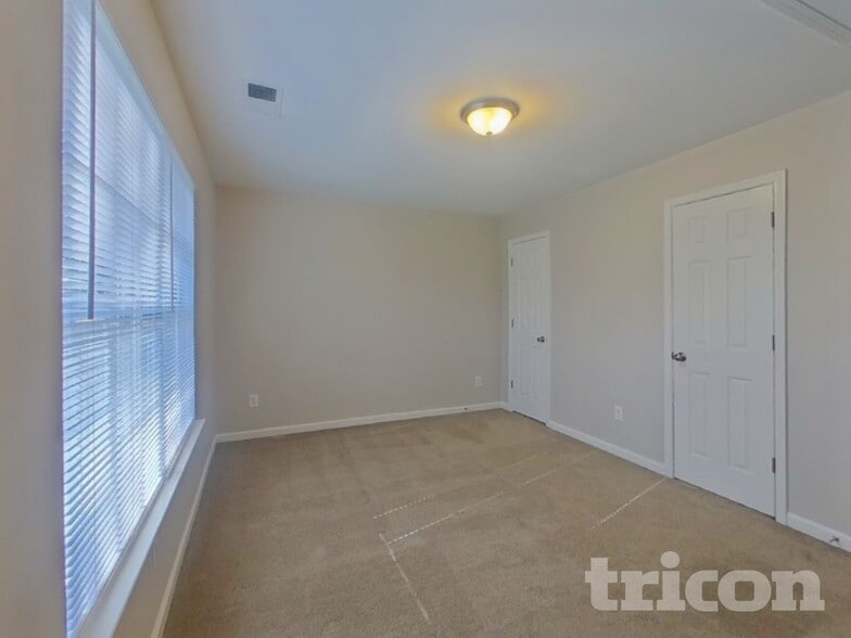 Building Photo - 2008 Pheasant Glen Rd