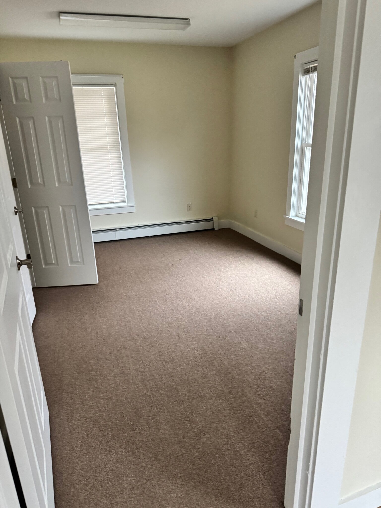 Building Photo - 379 US Route 7 N