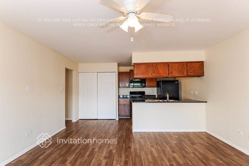 Building Photo - 919 Surrey Ct