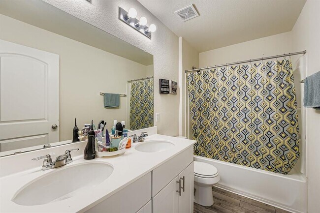 Building Photo - 144 Gunther Way