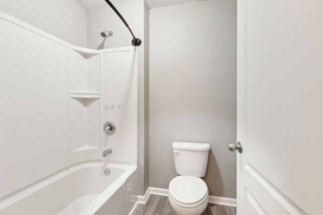 Building Photo - Spacious 5-Bedroom Home  – Prime Amelia Concourse Location!